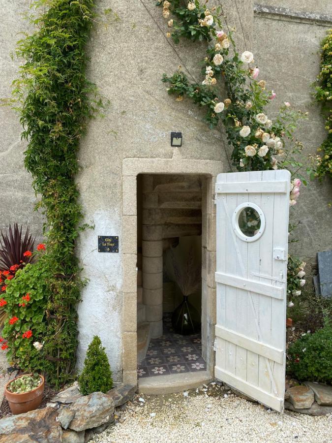 Chateau De St-Fulgent, Gite La Tour Saint-Fulgent エクステリア 写真