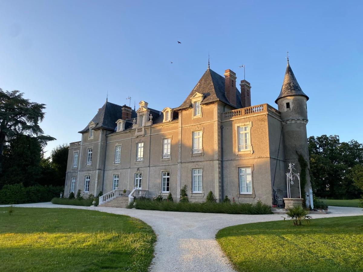 Chateau De St-Fulgent, Gite La Tour Saint-Fulgent エクステリア 写真